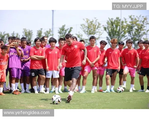 拥有足球天赋的球星们与儿子们的亲子关系及成长轨迹揭秘